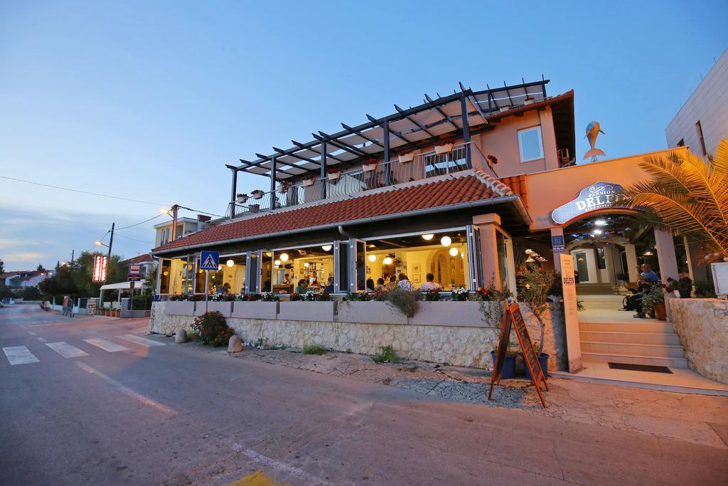 Hotel Delfin ซาดาร์ ภายนอก รูปภาพ